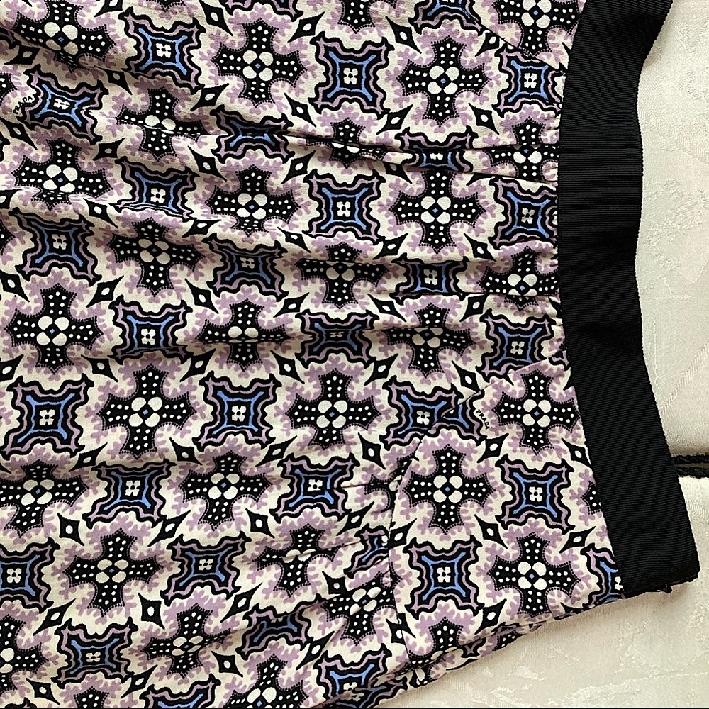 Prada skirt,size 44.Great for Spring,Summer..